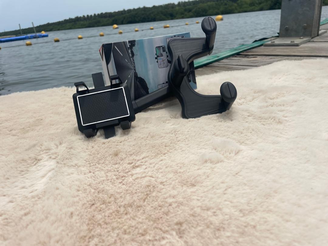 Support de téléphone universel pour rétroviseur